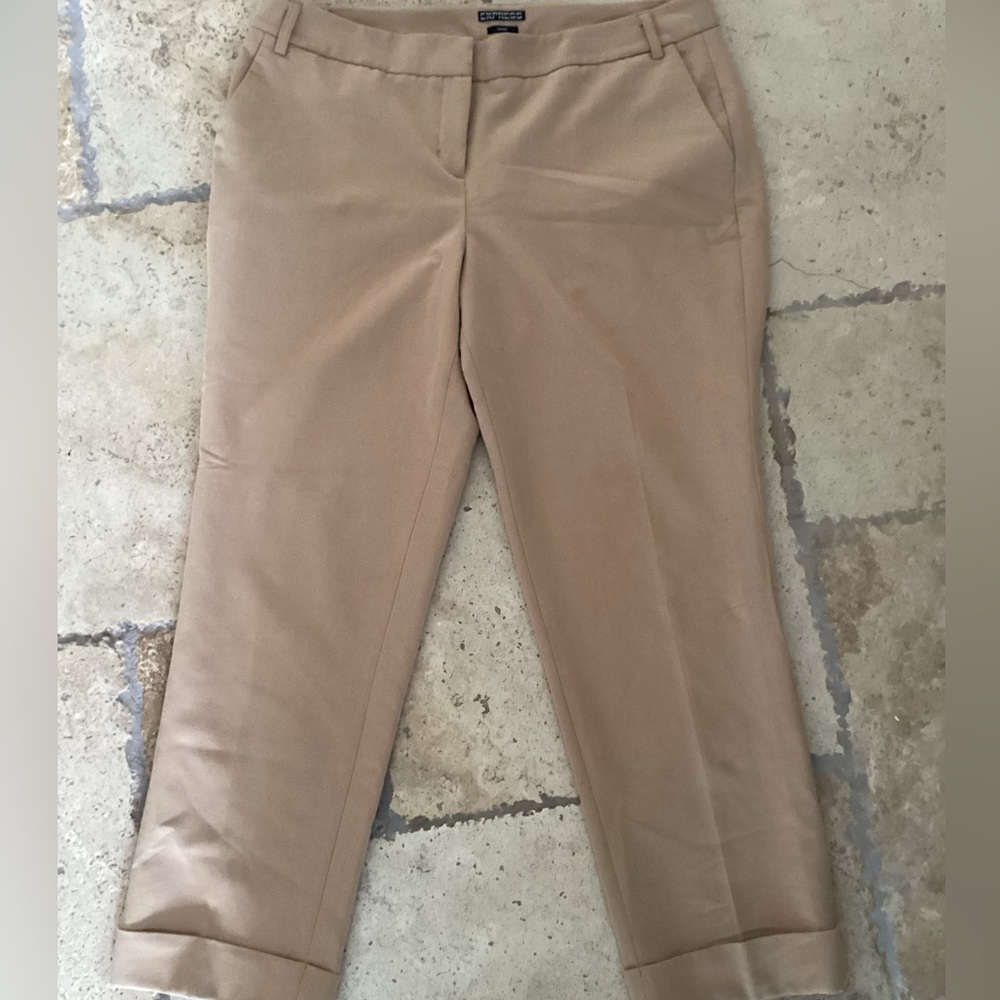 Express editor cuffed slacks-SZ 10- pockets
Waist 17”
Inseam 26”
Rise 4”